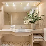 Vacation I Puerto Banus Apt, 24-7 Security, A Minute From The Marina, The Sea And Luxury Shopping *