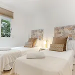 Vacation I Puerto Banus Apt, 24-7 Security, A Minute From The Marina, The Sea And Luxury Shopping Apartman Marbella