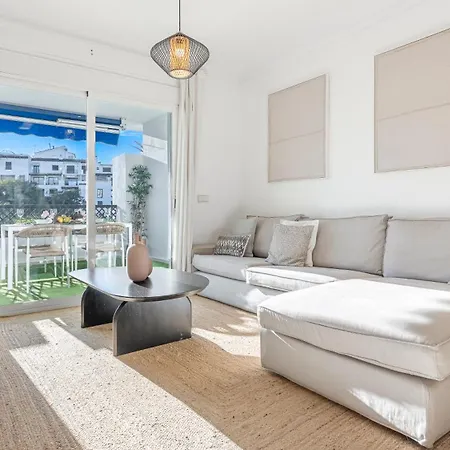 Vacation I Puerto Banus Apt, 24-7 Security, A Minute From The Marina, The Sea And Luxury Shopping Apartament *