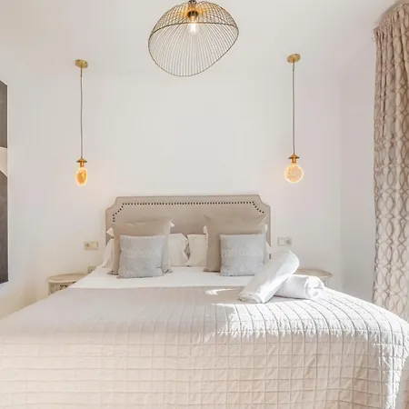 Apartament Vacation I Puerto Banus Apt, 24-7 Security, A Minute From The Marina, The Sea And Luxury Shopping Marbella