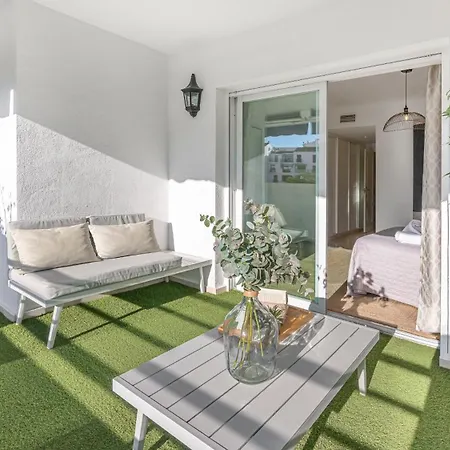 Vacation I Puerto Banus Apt, 24-7 Security, A Minute From The Marina, The Sea And Luxury Shopping Apartament *