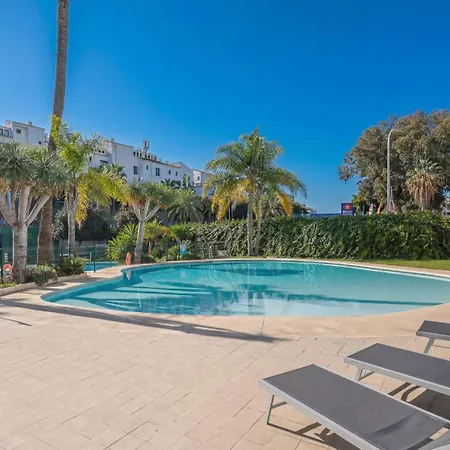 Vacation I Puerto Banus Apt, 24-7 Security, A Minute From The Marina, The Sea And Luxury Shopping Apartament Marbella