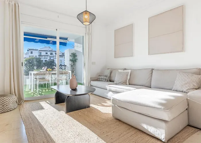 Vacation Marbella: Puerto Banus With Marina Access Apartment *