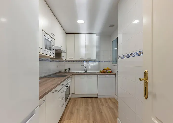 Vacation Marbella: Puerto Banus With Marina Access Apartment *